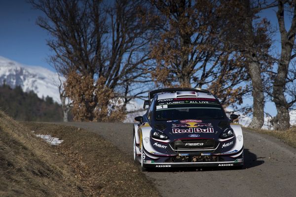 Ogier encore en tête avec un courte avance