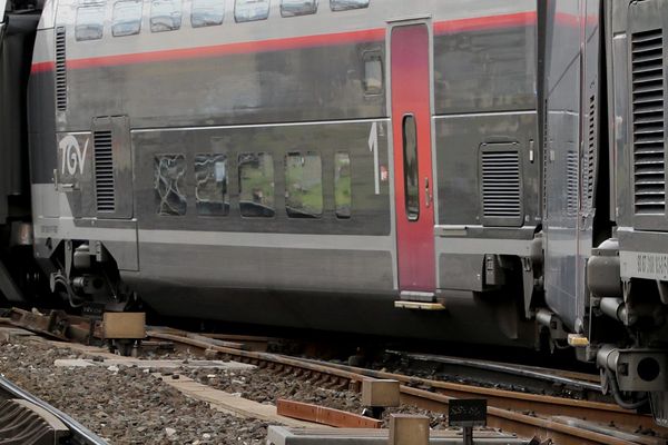 l'enquête continue pour savoir d'où vient le problème qui a fait dérailler un TGV en provenance de Paris, vendredi 26 août en gare Saint Charles