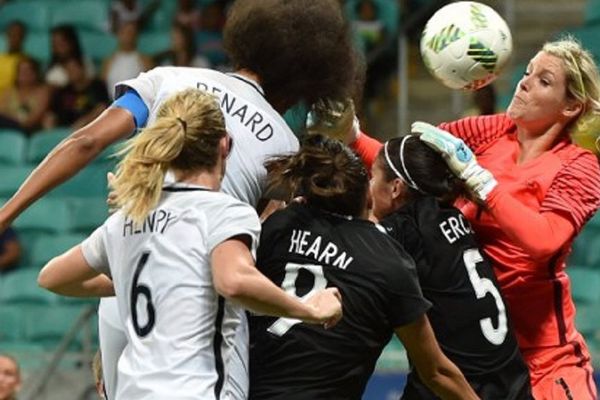 Erin Nayler face à la France lors des derniers Jeux olympiques, à l'Arena Fonte Nova Stadium, à Salvador do Brazil.