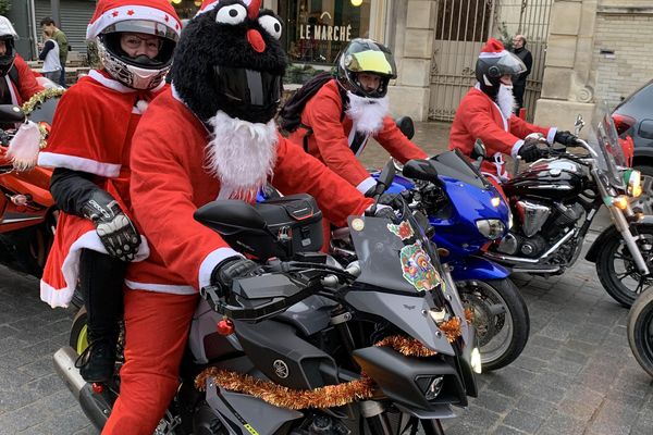 Les pères Noël motards défilent à Reims depuis 2012.