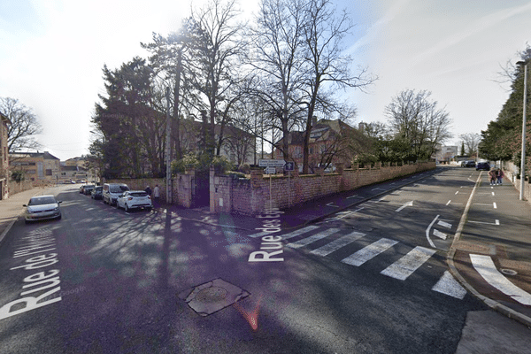 Le croisement de la rue de l'Héritan et de la rue des Eglantines à Mâcon