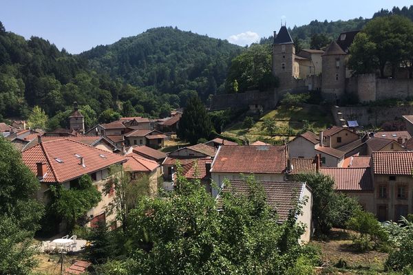 A Châteldon dans le Puy-de-Dôme, la production d'eau potable ne couvre plus que 50% des besoins pour une partie de la commune.