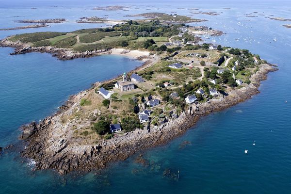 L'archipel de Chausey est à 15 kilomètres de Granville :  si loin , si proche