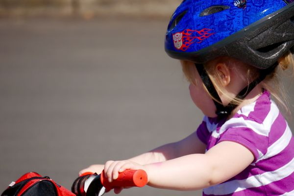 Les enfants de moins de 12 ans doivent porter un casque à vélo depuis le 22 mars 2017