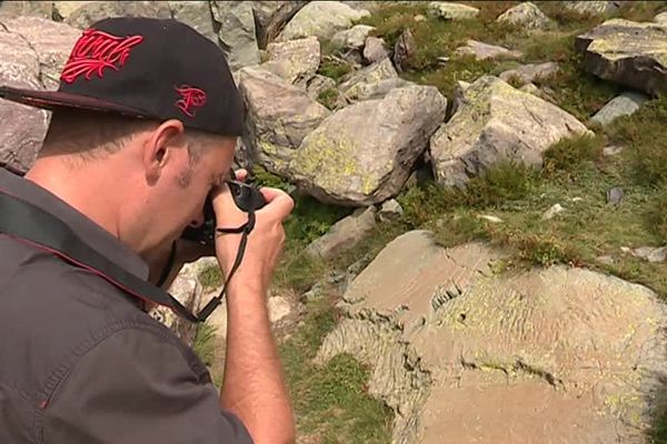 Les photographes prennent jusqu'à 300 clichés par gravure pour mieux reconstituer le site en 3 D.