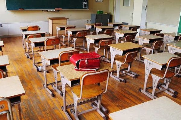 L'école Buisson-Molière est située place de la liberté à Tours