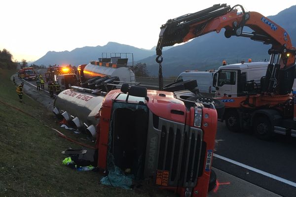 Le camion n'est pas encore totalement évacué en fin d'après-midi