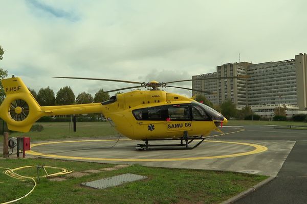 Hélicoptère SAMU-SMUR 86 - Poitiers