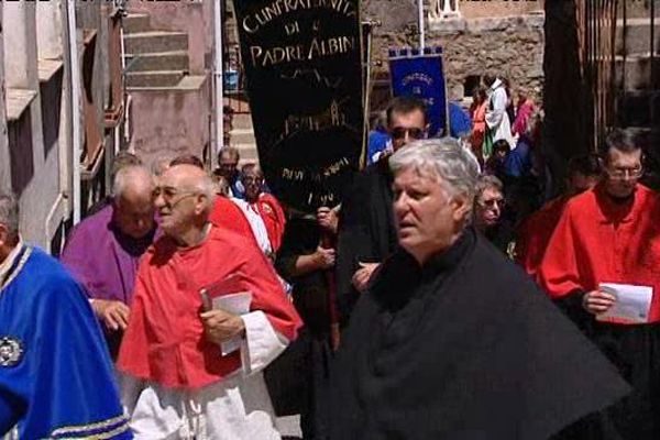 Les confréries de Corse se sont retrouvées à Piana pour leur rassemblement annuel,dimanche 26 juillet