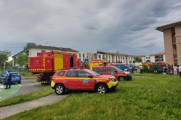 Un important incendie survenu dans un immeuble à Ramonville dans la Haute-Garonne