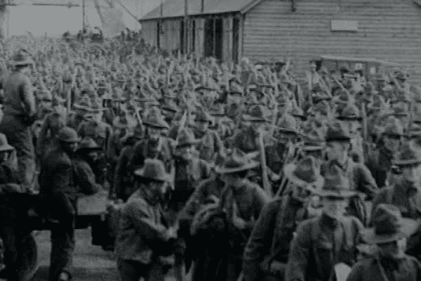 1917 : les soldats américains débarquent à Brest avant de rejoindre le front