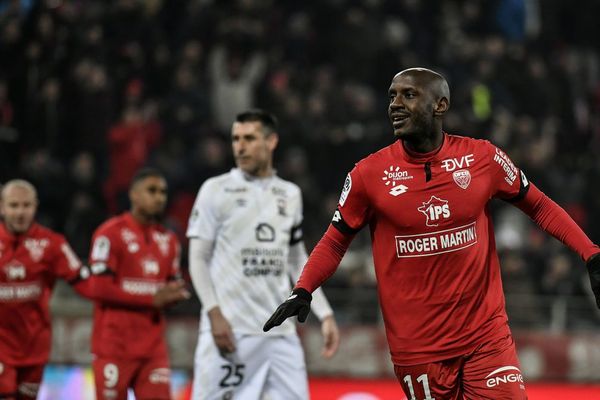 Julio Tavares après son penalty, le 24 février 2018, face à Caen au stade Gaston-Gérard.