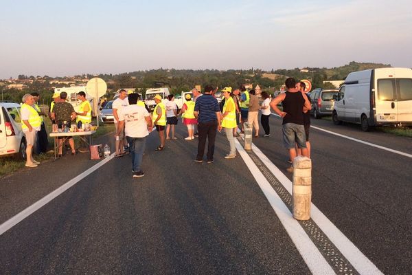 La RN 124 a été bloquée dès 5 heures du matin