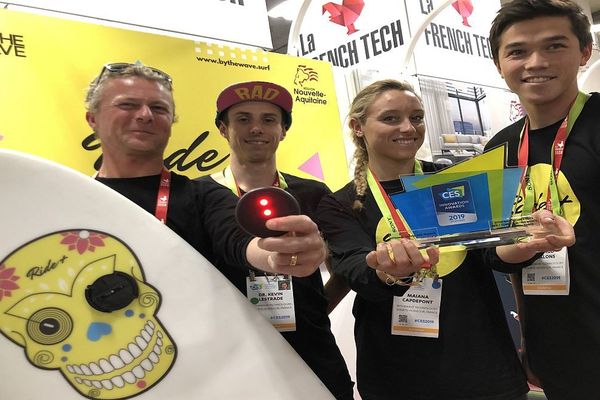 L’équipe de la start up landaise BytheWave au CES de Las Vegas