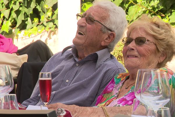 René et Denise Debove, 99 ans, ont célébré leurs noces de chaînes - 2 octobre 2021