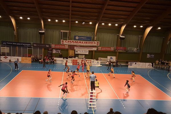 Les joueuses de Chamalières n'ont pas réussi à s'imposer face à Nantes, elles s'inclinent 3-1. 