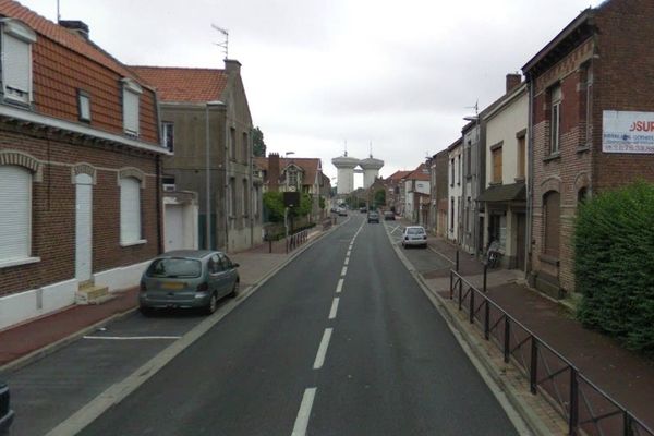 C'est à l'angle des rues Guynemer et Blériot à Douai que la jeune femme a été abordée.