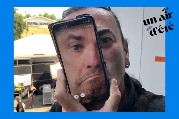 Laurent Lachater pour une bonne moitié du visage pendant les Vieilles Charrues