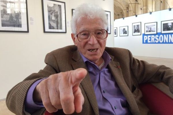 Tony Vaccaro, un sacré personnage. A 93 ans, le "soldat photographe" inaugure sa rétrospective à l'Abbaye aux Hommes à Caen.