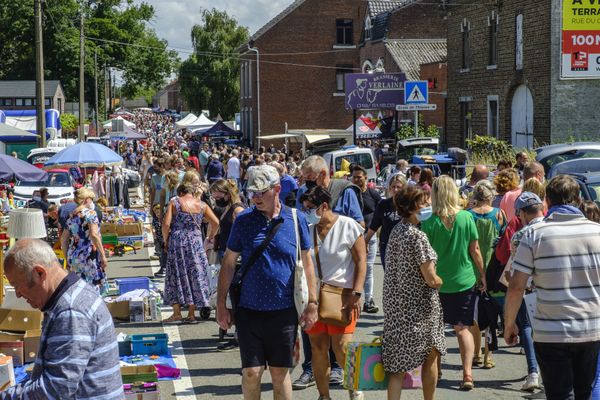 Brocantes, marchés, compétitions sportives ... le masque redevient la règle dans les Hautes-Alpes. 