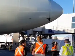 Le nez de l'Airbus A330 a été arraché lors de la collision avec le camion à Montréal.