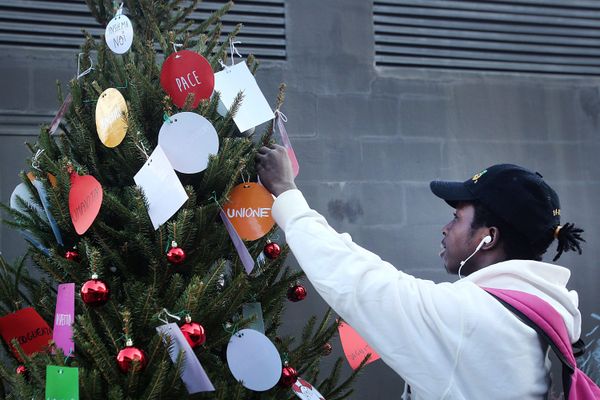 Pour beaucoup de jeunes de l'association Migr'action79, ils ont célébré leur premier noël, un moment de partage mêlé à beaucoup d'émotion.