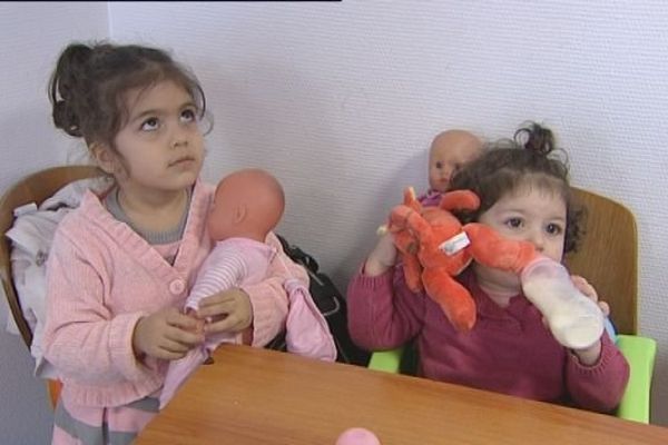 A Besançon, une centaine de personnes, dont des familles avec enfants, sont arrivées du Kosovo