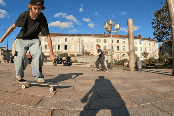 La place d'Aine à Limoges, lieu emblématique du monde du skate.