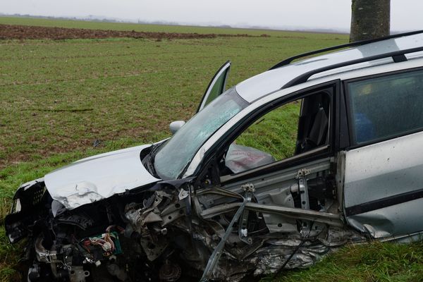 Accident de la route entre deux vehicules légers sur la D 959 à Arras. 