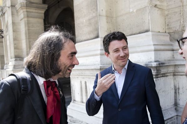 Cédric Villani et Benjamin Griveaux, en juin 2017.