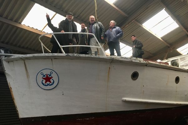 Sur le chantier de restauration de "La Horaine", des bénévoles motivés.