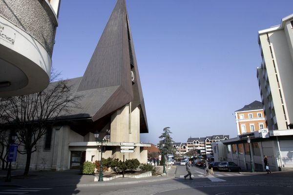 Saint-Julien-en-Genevois est la première commune à mettre en place un couvre-feu en Haute-Savoie. Photo d'illustration.