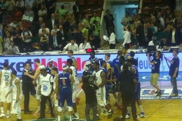 Fin de la rencontre Limoges-Paris Levallois: les joueurs du CSP pensent déjà aux Play-Offs