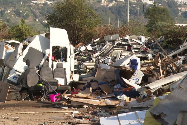 L'évacuation du camp de Roms de Roumanie s'est déroulée le mercredi 19 octobre, il était occupé depuis deux ans.