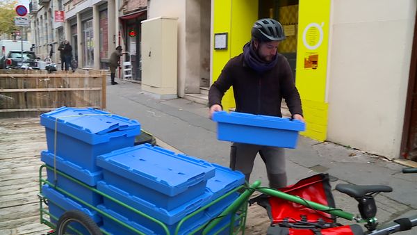 Bio-waste is collected in bins from restaurants in Dijon who pay a flat rate according to the frequency of withdrawal and the weight.