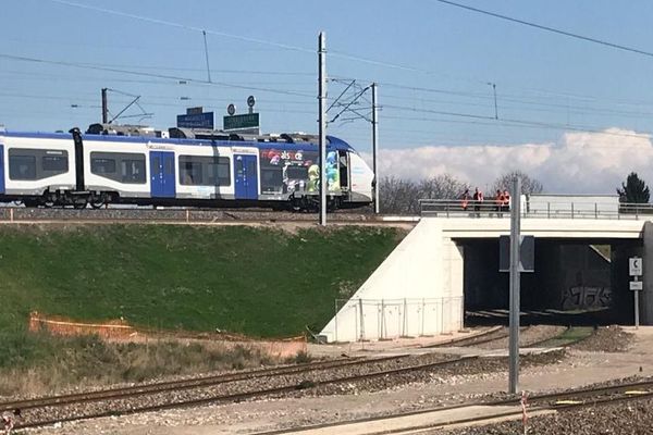 Le TER qui a percuté des agents SNCF est immobilisé, mercredi 18 mars 20250