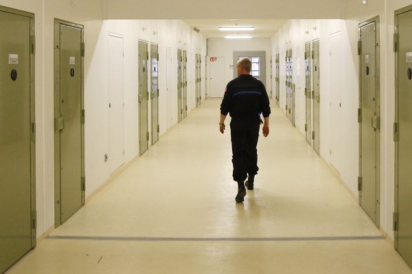 Photographie prise à l'intérieur de la prison de Béziers, dans l'Hérault.