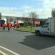 Les employés de la plateforme logistique de Moissy-Cramayel en Seine-et-Marne bloquent l'entrée des camions.