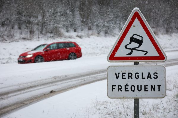 La neige a provoqué plusieurs accidents légers sur les routes de Haute-Savoie (Illustration).