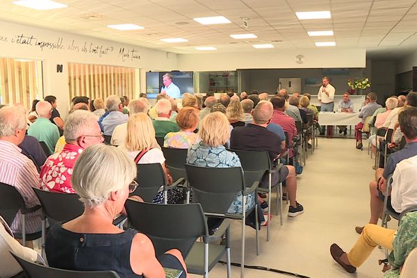 Les participants à l'assemblée générale de l'association de défense et de promotion de Pyla-sur-Mer étaient nombreux ce samedi 6 août 2022.