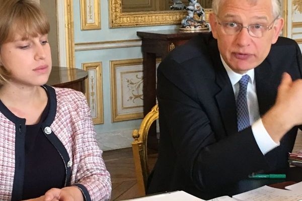 Le préfet du Calvados Laurent Fiscus et Camile goyet, directrice de cabinet.