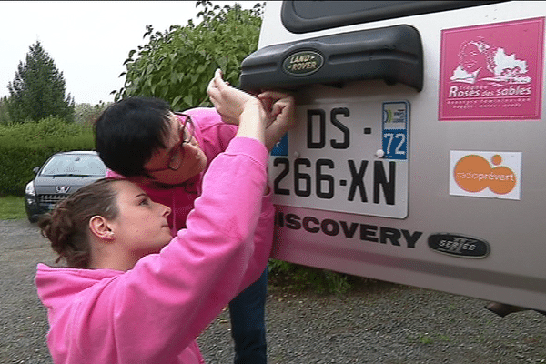 Christine et sa fille Elise préparent le Trophée Rose des Sables 2017