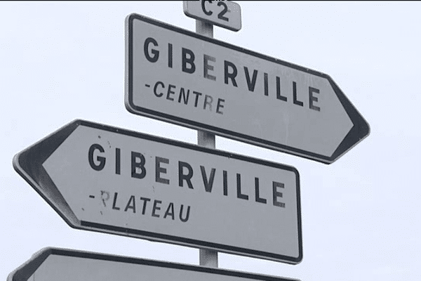 Le plus dure à Giberville, c'est de trouver le centre...sur l'échiquier politique