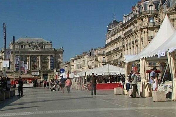 Montpellier - la place de la Comédie - archives