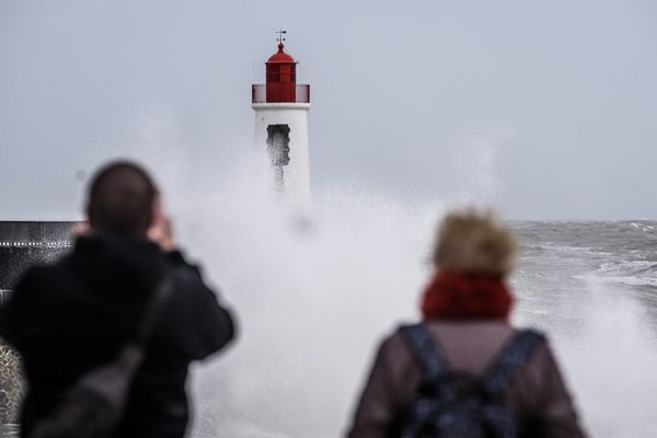 La dépression Floriane va traverser le pays, notamment la Vendée, le Maine-et-Loire et la Sarthe, le 6 janvier 2025