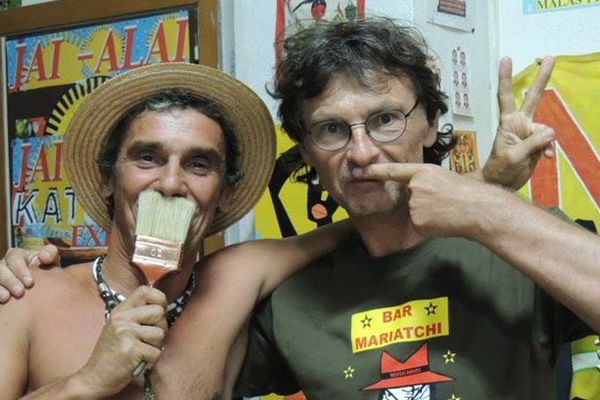 Le musicien Manu Chao et le dessinateur Jacek Wozniak