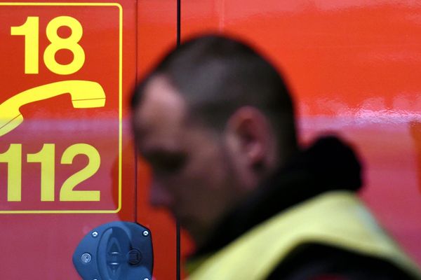 Un véhicule qui circulait à contresens sur l'A51 a percuté un autre véhicule et fait un mort