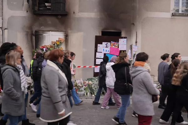 La marche blanche est passée devant la scène du drame.