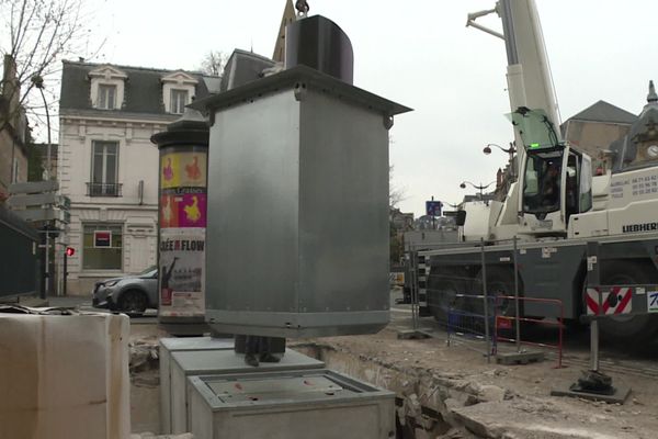 Mise en place des conteneurs à ordures dans les rues de Brive-la-Gaillarde