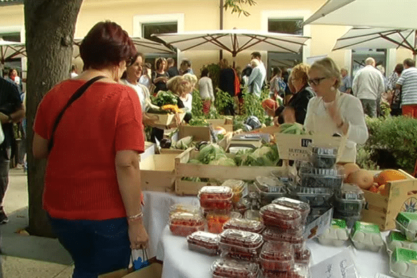 Le marché éphémère a attiré beaucoup de monde